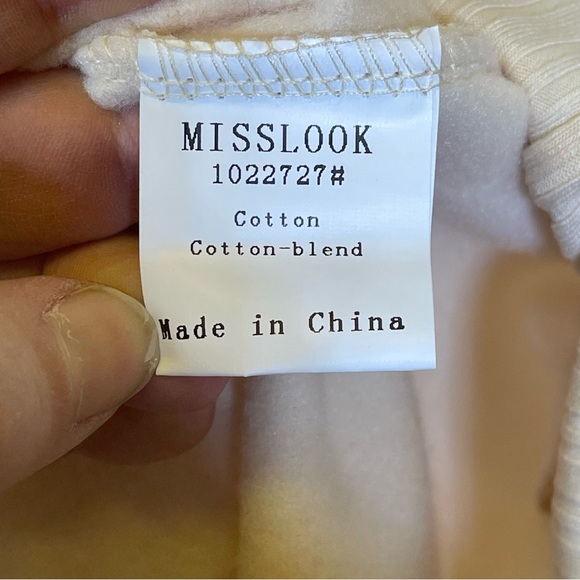 Mislook, Oversized Sweater. Size Medium. In excellent condition! - Picture 5 of 6